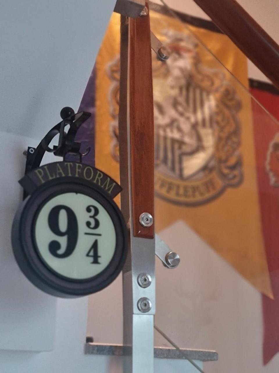 Aparthotel The Hidden Hogwarts - Nearly Bui Vien Walking Street Ho-Chi-Minh-Stadt Exterior foto