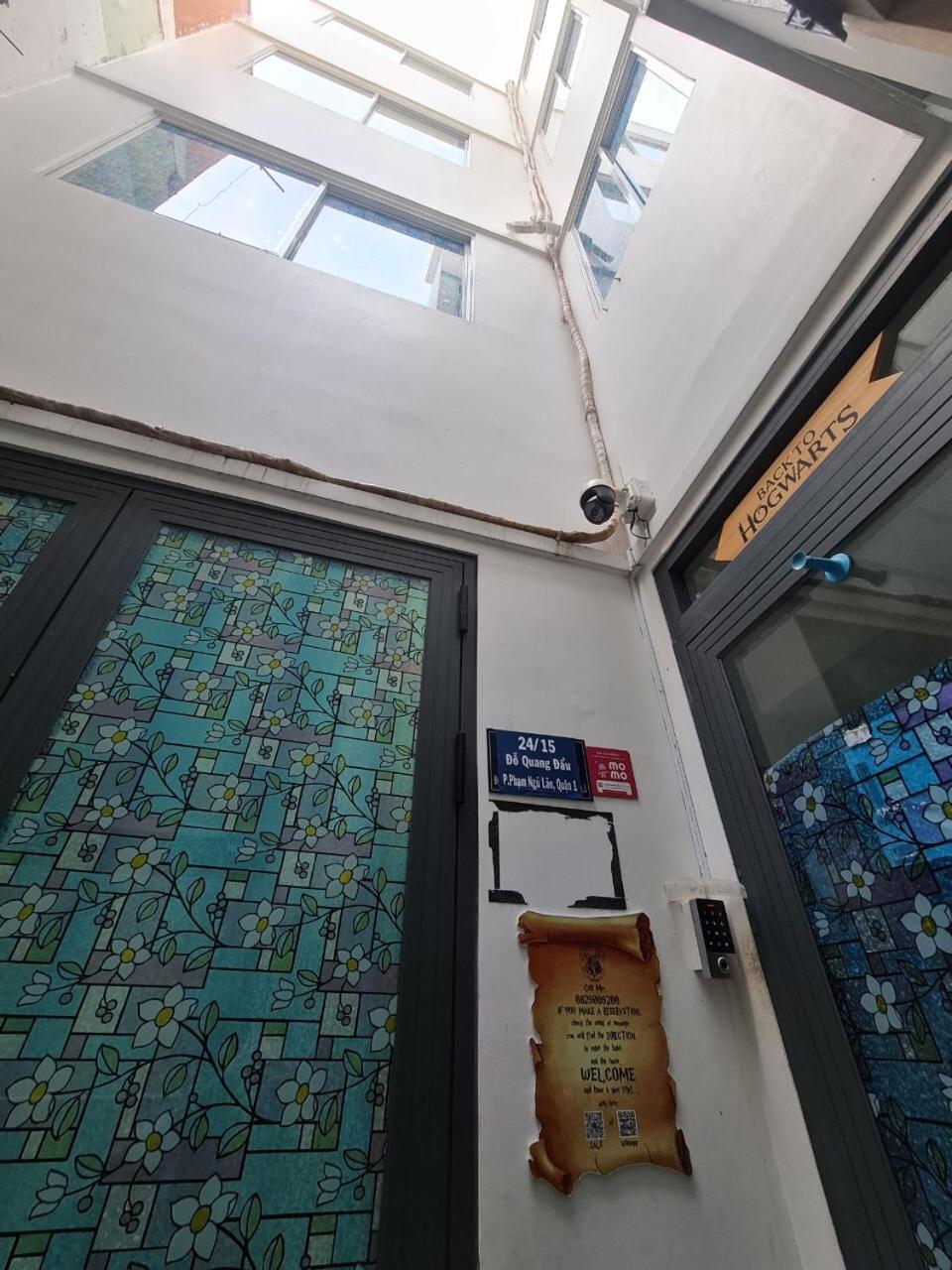 Aparthotel The Hidden Hogwarts - Nearly Bui Vien Walking Street Ho-Chi-Minh-Stadt Exterior foto